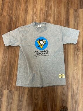 Vintage Pittsburg penguins tee